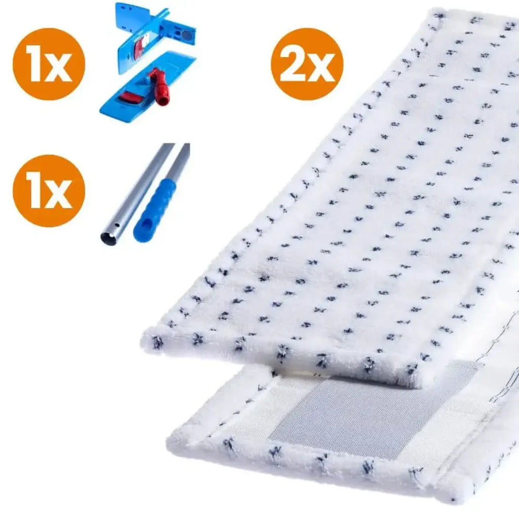 Weiße mikrofaser-wischmop-pads mit schwarzem floralmuster und grauem mesh-rücken für parkett und laminat