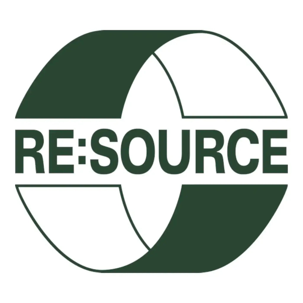 Dunkelgrünes und weißes rundlogo mit re source schriftzug auf deiss re source müllsäcke 120 liter packung