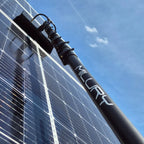 Schwarze teleskopische aluminiumreinigungsstange für solarzellen mit weißer milury markierung