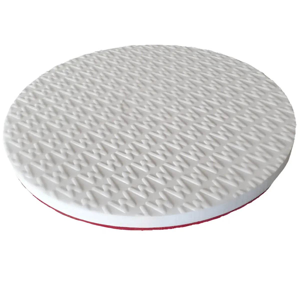 Weißes rundes polishing pad mit strukturierter oberfläche und erhöhtem v-muster sowie rotem rand von weber melamin reinigen pad w