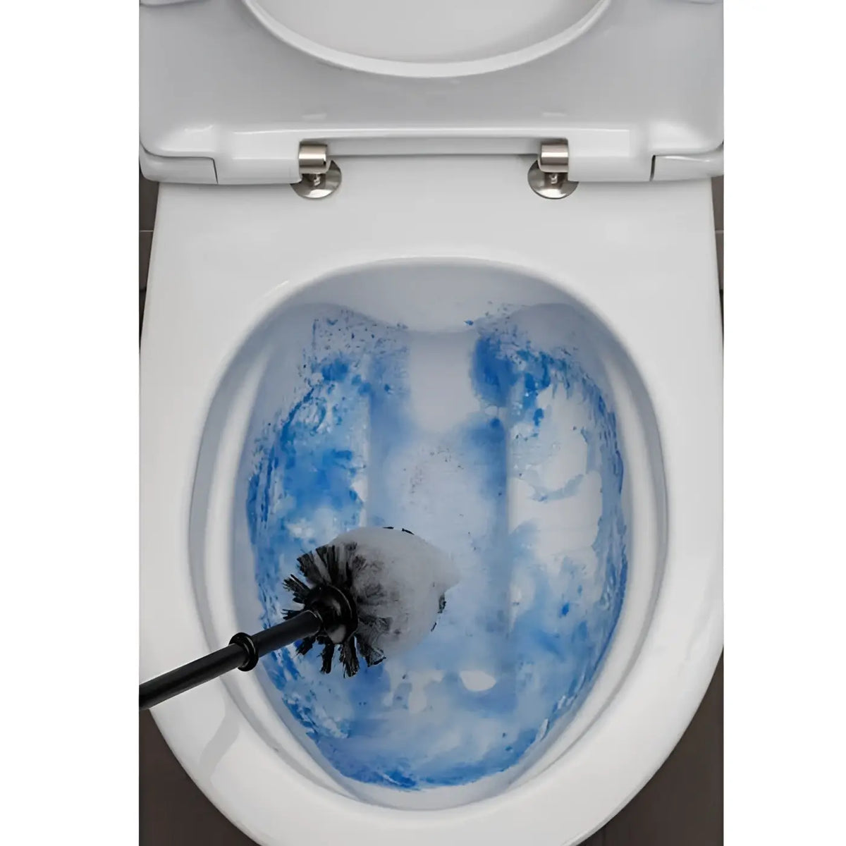 Schwarze granubowl wc-reiniger tasse mit langem griff und borsten für effektive toilettenreinigung